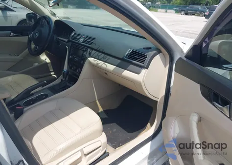 2015 Volkswagen Passat Se z USA, uszkodzony, nr VIN 1VWBT7A31FC005164